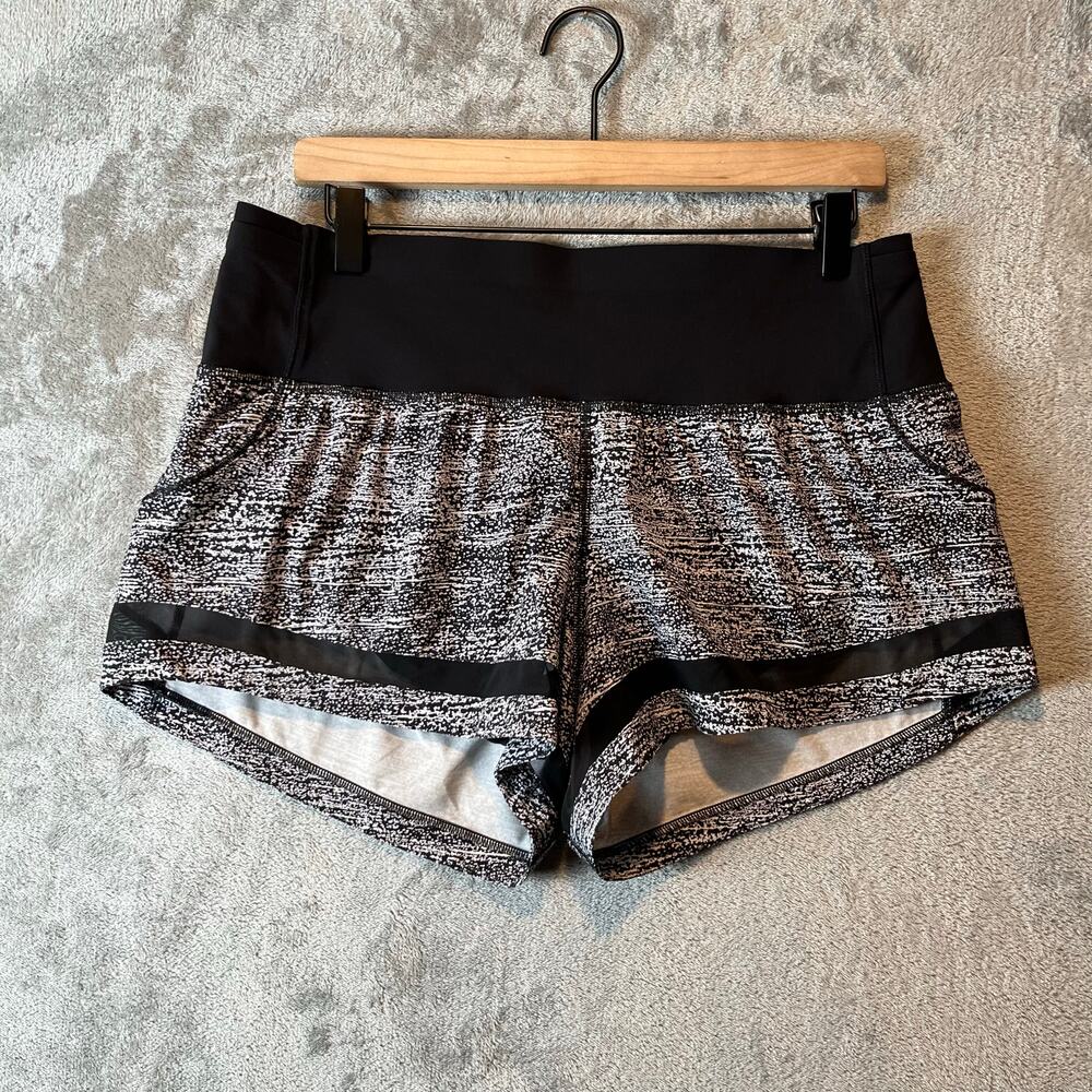 Lululemon Pace Perfect Short (3") Air Time White Black Size 10